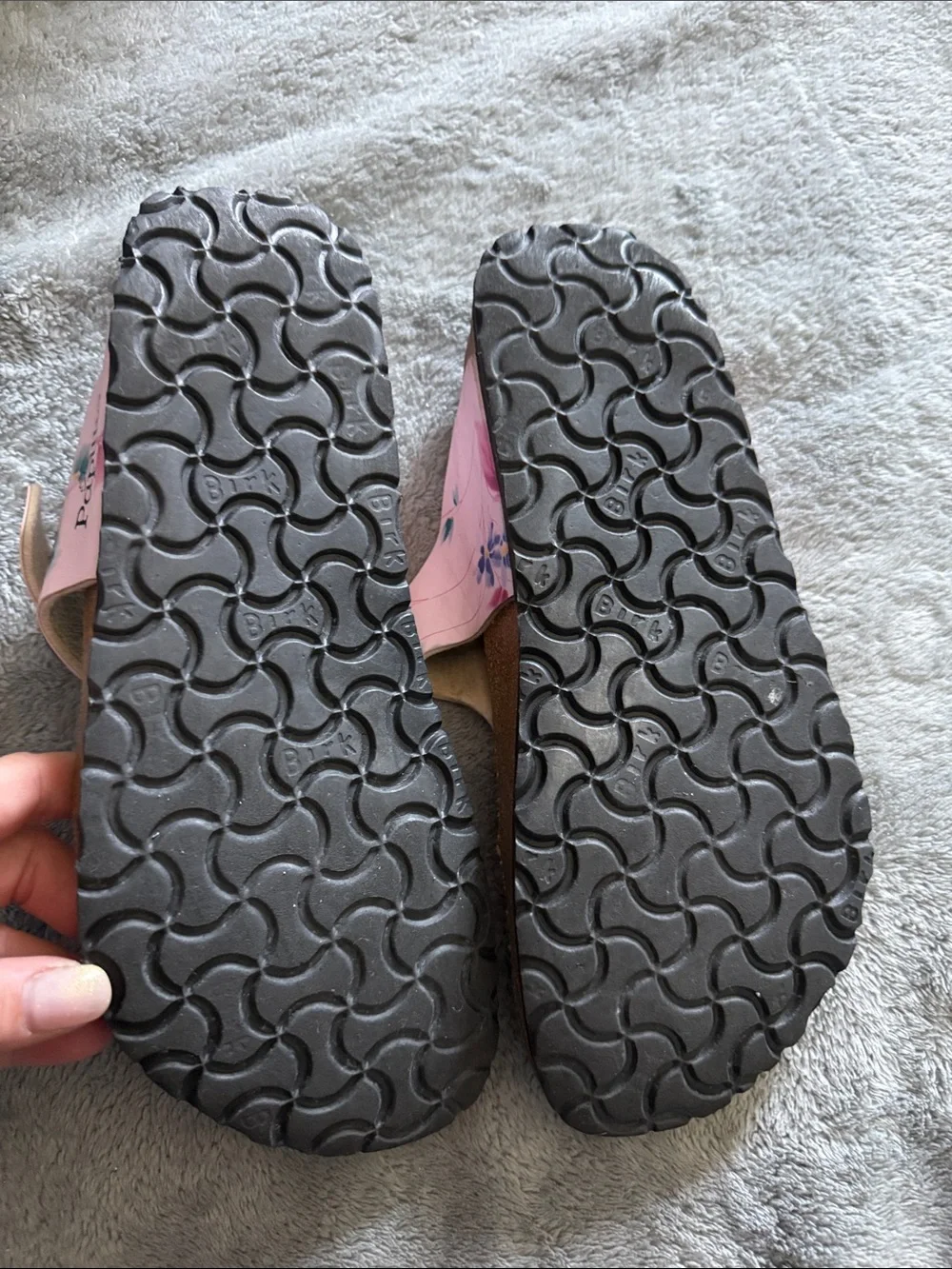 Birkenstock Pink Floral Thong Sandals with Buckle size 39 (8.5/9)